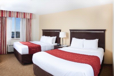 Comfort Suites - Queen/queen Suite With Sofa Bed