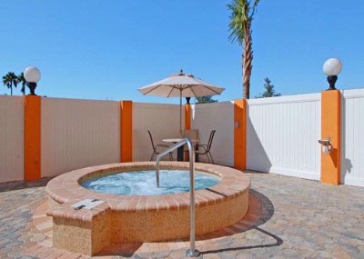 Comfort Suites - Outdoor Whirlpool