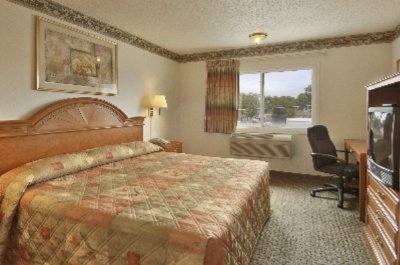 Super 8 Morton Grove - 