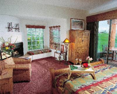 Inn at Eagle Mountain - Master Bedroom Of Premier Suite