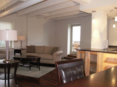 Grand Eastonian Suites Hotel - 