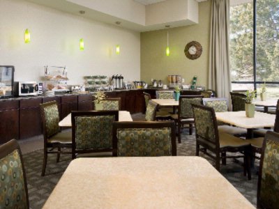 Best Western Hotel Philadelphia South - Free Breakfast... Yummm!