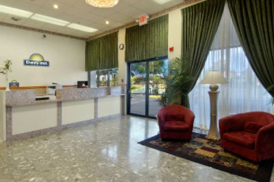 Days Inn North Orlando - Lobby
