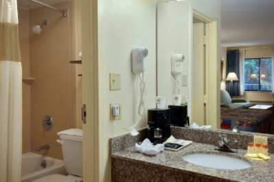 Days Inn North Orlando - Bath Room