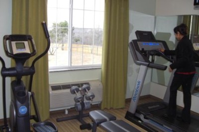 Super 8 183 Airport - Fitness Room