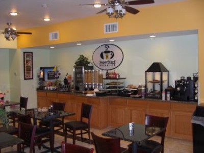 Super 8 183 Airport - Free Hot Breakfast Buffet
