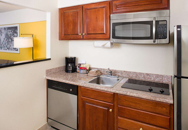 Doubletree Guest Suites - 