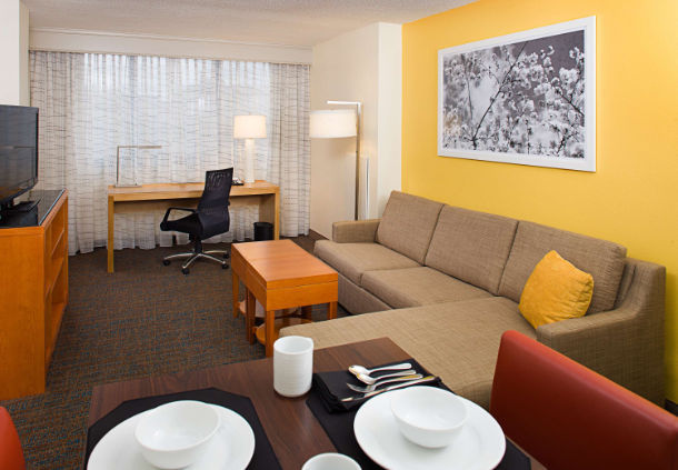 Doubletree Guest Suites - 