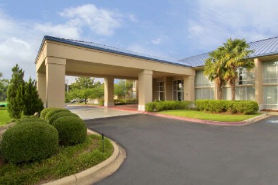 Ramada Shreveport - 