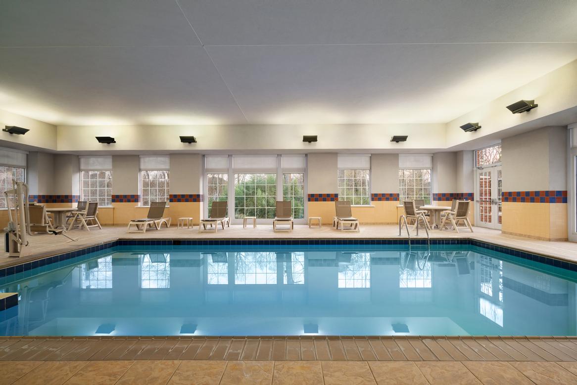 Hampton Inn & Suites Central - 