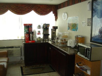 Super 8 Motel - 