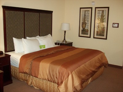 La Quinta Inn & Suites - 