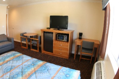 Rodeway Inn & Suites Pacific Coast Hwy - Rodeway Inn Suite