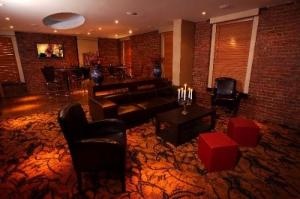 Broadway Hotel & Hostel - Guest Lounge
