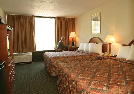 Allentown Quality Inn & Suites - Room With 2 Queen Beds