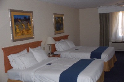 Holiday Inn Express - 