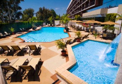 Hilton Costa Mesa - Escape The Demands Of A Busy Day And Relax By Our Sparkling Outdoor Heated Pool