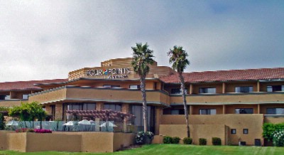 Four Points by Sheraton Ventura - View Of Hotel With Restaurant Patio Exposure