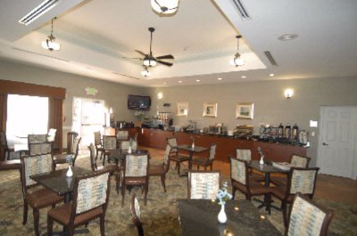 La Quinta Inn & Suites - La Quinta Tampa North Breakfast Room