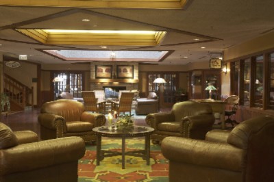 Eagle Ridge Resort & Spa - The Lobby At Eagle Ridge Provides An Ambiance Of Warmth And Elegance Throughout.