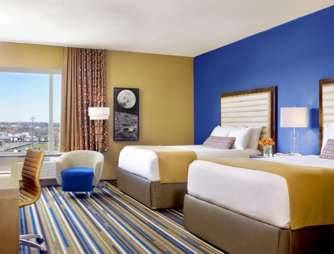 Moonrise Hotel - Spectacular King Room - Hd Flat Screen