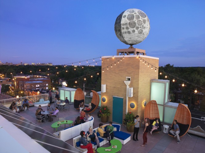 Moonrise Hotel - View Of Downtown On The Rooftop Terrace Bar