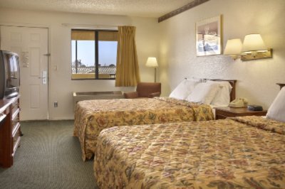 Days Inn West - 