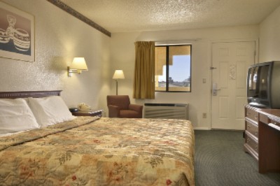 Days Inn West - 