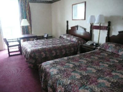 Deluxe Inn - 
