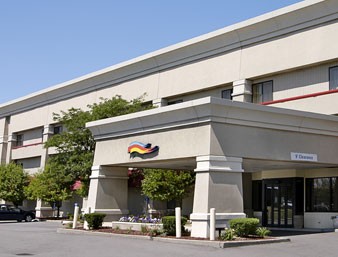 Baymont Inn & Suites - Baymont Inn And Suites