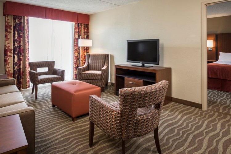 Holiday Inn Hotel & Suites - 