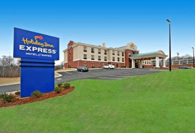Holiday Inn Express Hotel & Suites - 