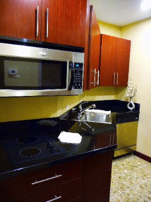 Staybridge Suites Las Vegas - Studio Suite's Efficiency Kitchen