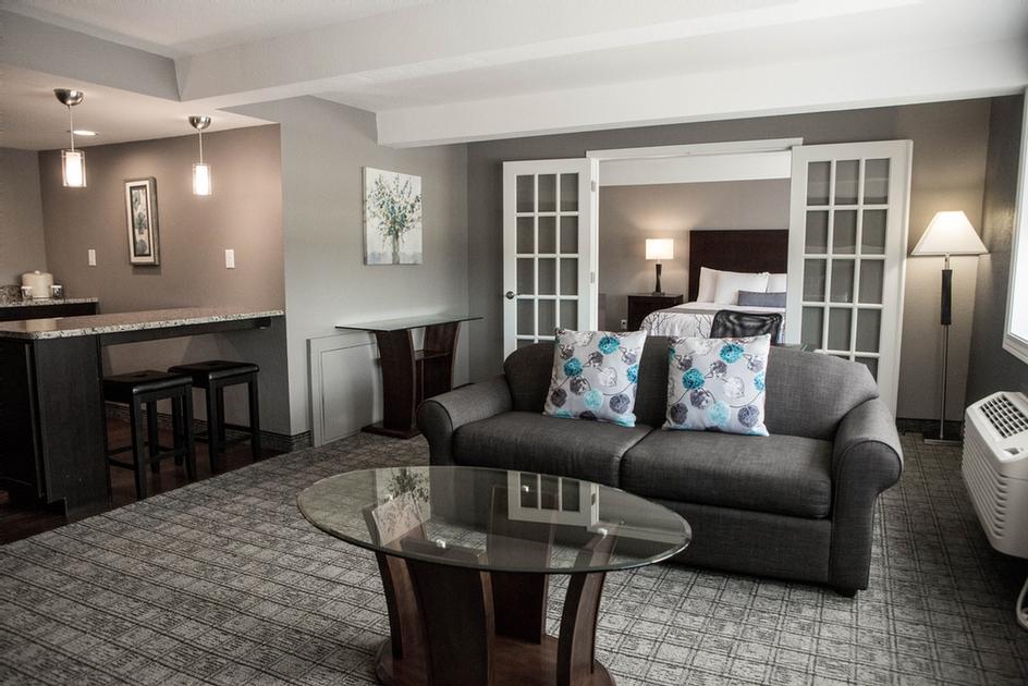 Whirlpool & Fireplace Suites