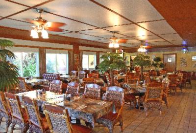 Maui Seaside Hotel - Coconut Grill