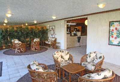 Maui Seaside Hotel - Lobby