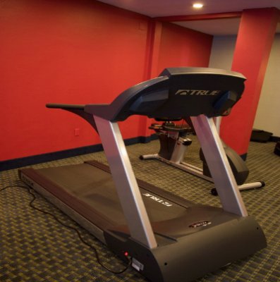 Ramada Mission Valley / Sdsu - Fitness Room With Plasma Tv