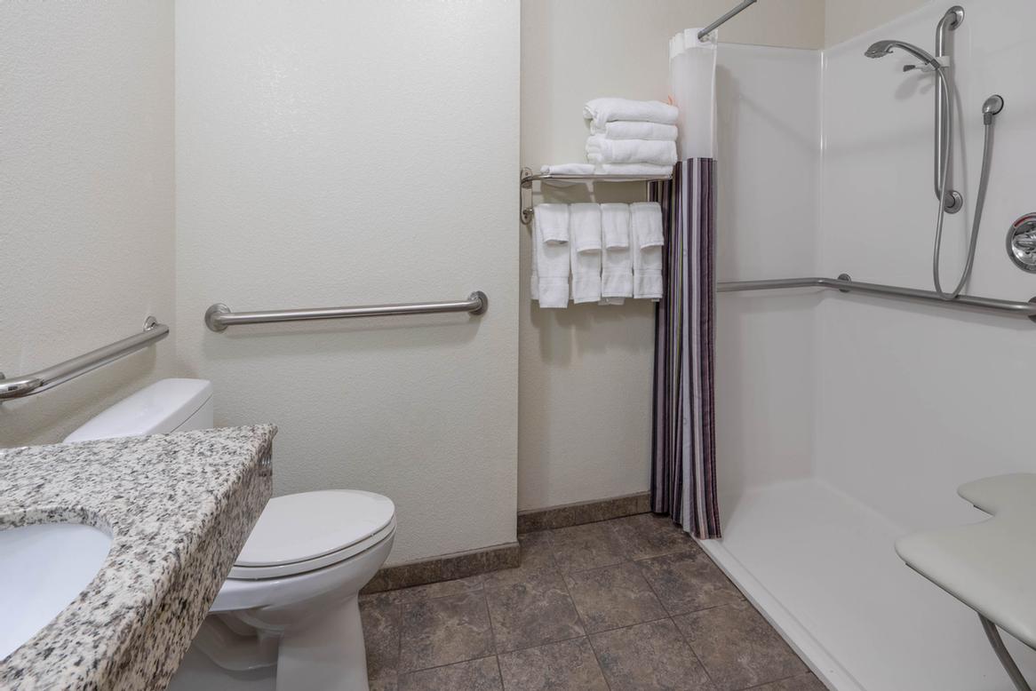 La Quinta Inn & Suites - 