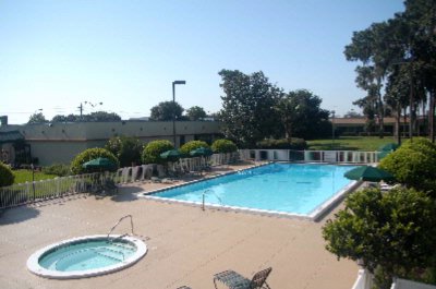 Holiday Inn Lakeland South - Olympic Size Swimming Pool & Whirlpool