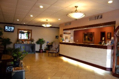 Holiday Inn Lakeland South - Front Lobby