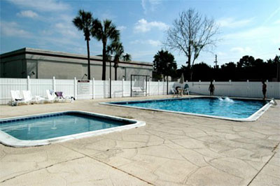 Country Hearth Inn & Suites & Confrence Center - 