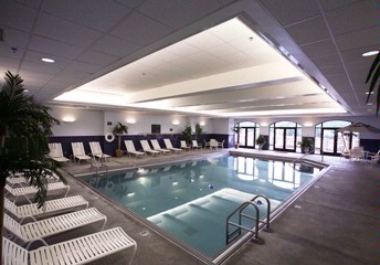 Hampton Inn & Suites Country Club Plaza - Stainless Steel Indoor Swimming Pool