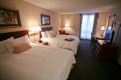 Hampton Inn & Suites Country Club Plaza - Standard Room