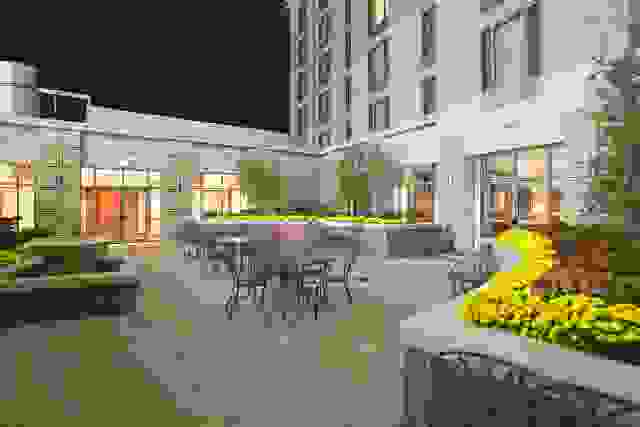 Courtyard by Marriot Silver Spring Downtown - Courtyard - Our Urban Oasis