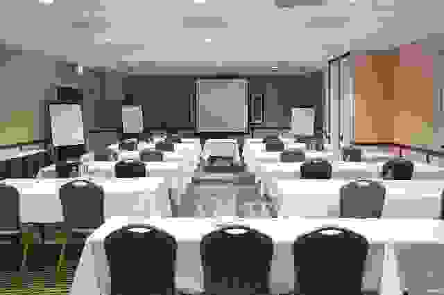 Courtyard by Marriot Silver Spring Downtown - Meeting Room - Seats Up To 50 Banquet Sytle