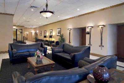 Holiday Inn Philadelphia North / Fort Washington - Lobby