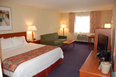 Fairfield Inn Santa Fe - Spacious Guest Rooms With 32