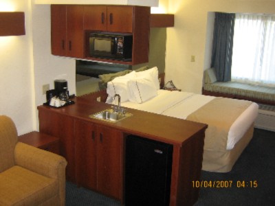 Microtel Inn & Suites - 