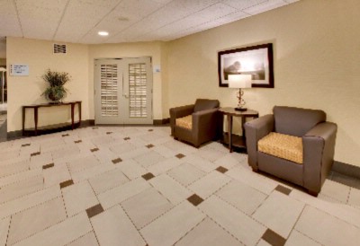 Holiday Inn Express Hotel & Suites - 
