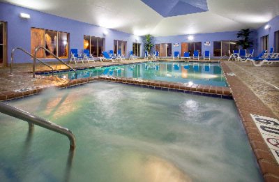 Holiday Inn Express Hotel & Suites - 